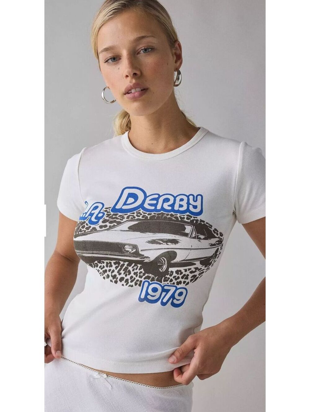 (MEDIUM) NWOT URBAN OUTFITTERS LA DERBY 1979 CAR RETRO GRAPHIC TEE